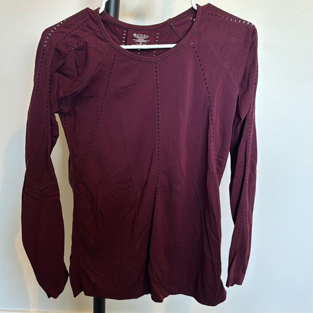 Athleta Foothill Seamless Long Sleeve Size medium hardly worn.
